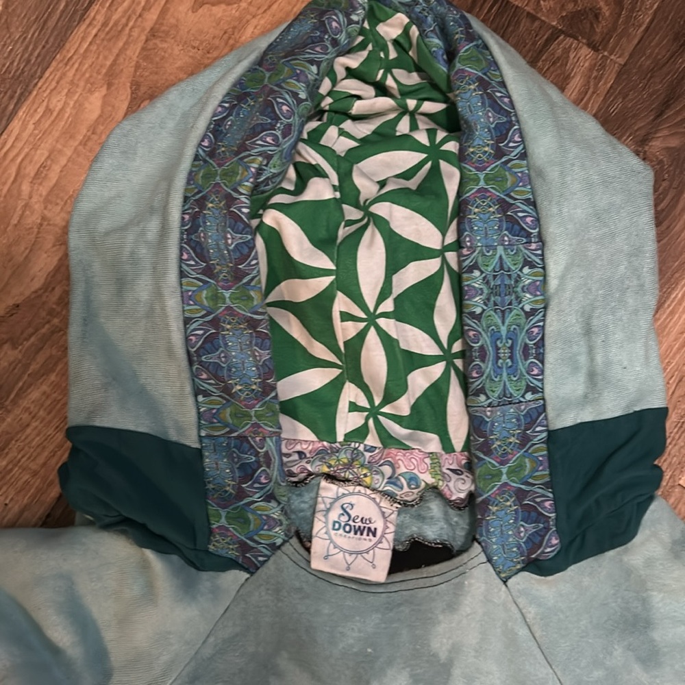 Rare find. Custom made hoody. Bamboo fabric. - Picture 3 of 3